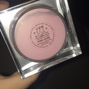 BECCA SOFT LIGHT BLURRING POWDER- PINK HAZE